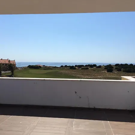 Calm - & Pool アトウギア・ダ・バレイア