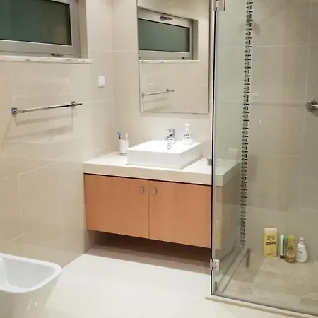 Calm - & Pool アトウギア・ダ・バレイア