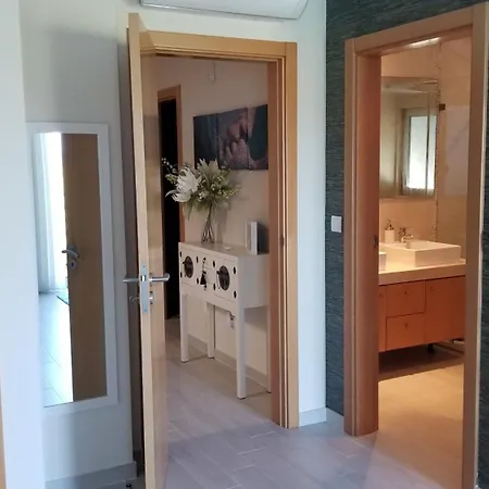 Calm - & Pool アトウギア・ダ・バレイア