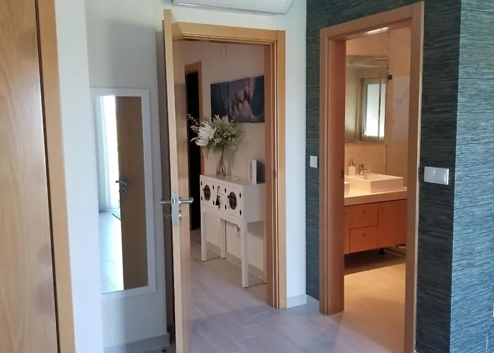 Calm - & Pool אנטוגויה דה באלייה